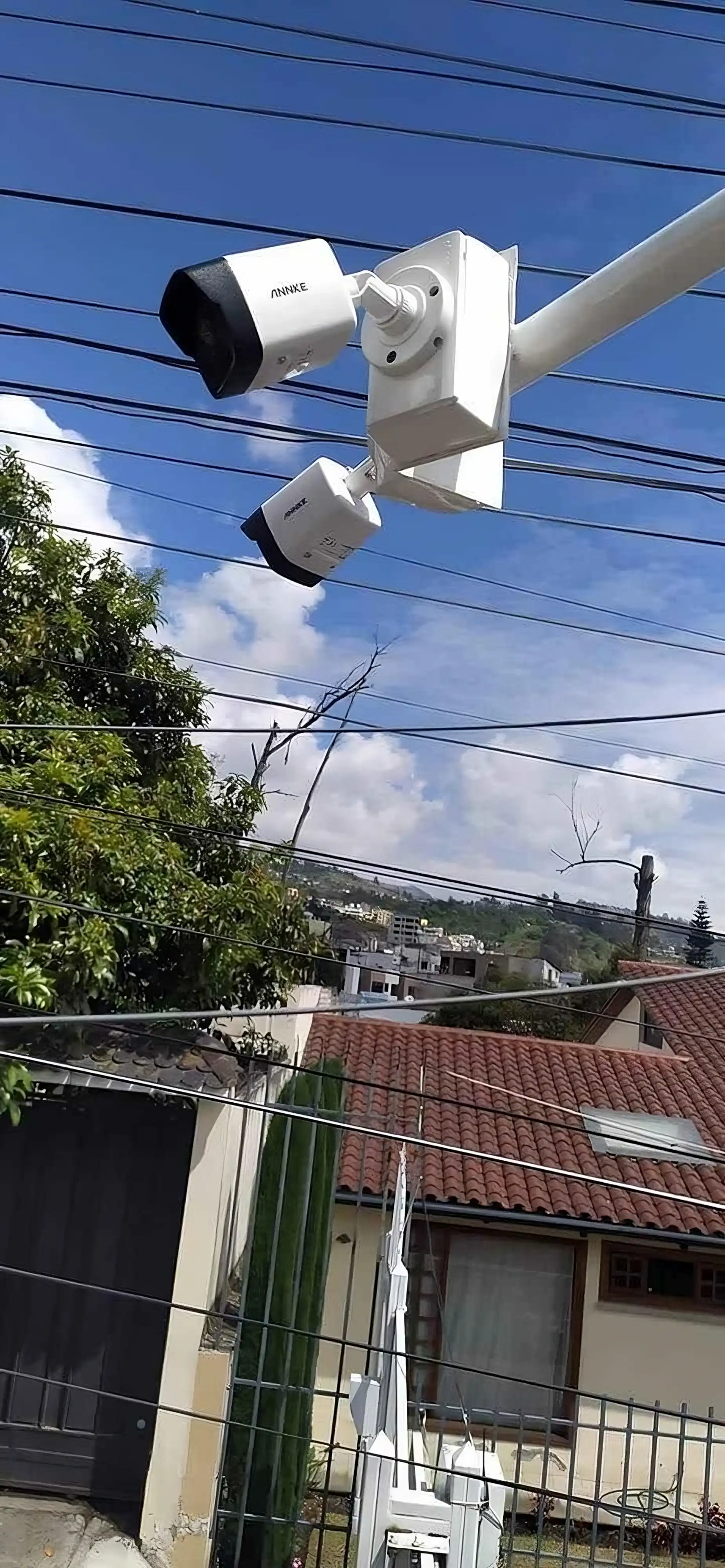 Cámara de vigilancia tipo bullet para exteriores resistente a la intemperie